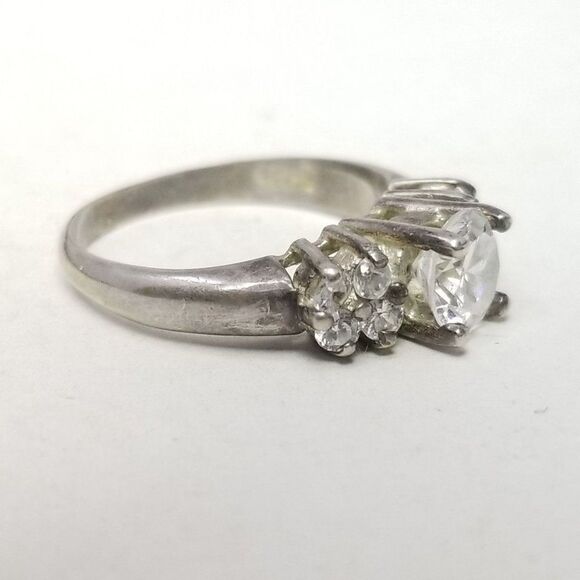 Vintage Sterling Silver Sparkly Rhinestone Cluster Ring, Size 7 Band, Estate - Picture 4 of 10